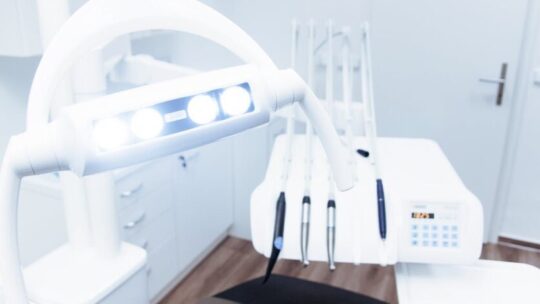 Tout savoir sur les gouttières pour redresser les dents