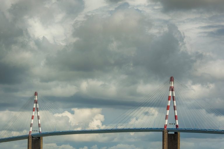 Le marché immobilier de Saint-Nazaire vu depuis la plage